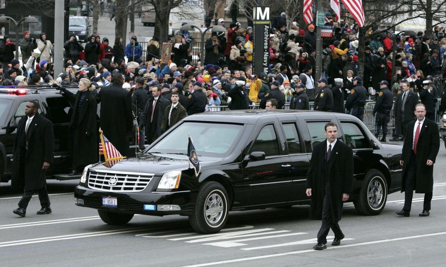  Cadillac DTS Presidential State Car 2005 года  (фото 10 из 12)